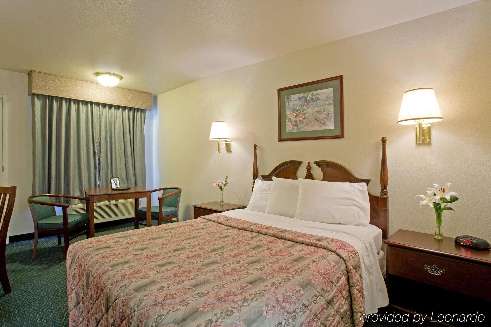 Turlock Inn Δωμάτιο φωτογραφία