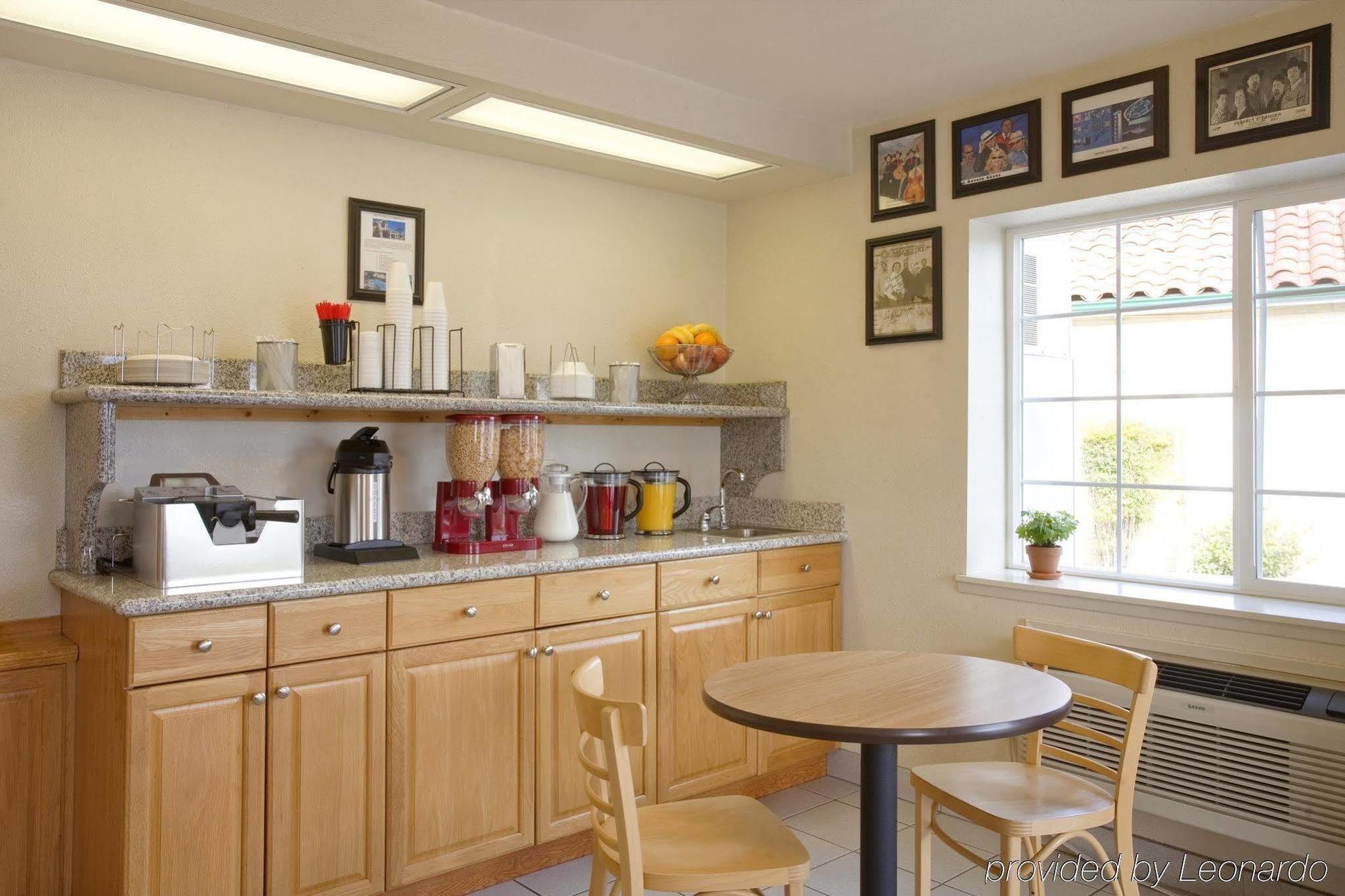 Turlock Inn Εξωτερικό φωτογραφία