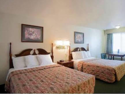 Turlock Inn Εξωτερικό φωτογραφία